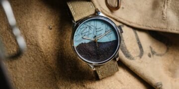 З піском і військовою каскою: у Бельгії створили унікальний годинник, присвячений висадці в Нормандії