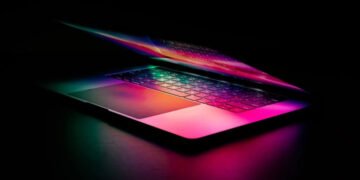 Нові MacBook з OLED-дисплеями отримають новий дизайн, але коштуватимуть набагато дорожче
