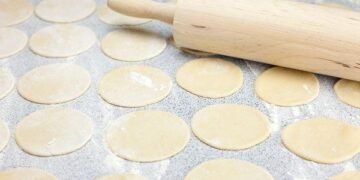 Топ-3 рецепти смачного тіста для вареників, які завжди вдаються