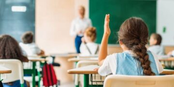 На Львівщині через відключення світла та негоду школярі Східниці навчатимуться дистанційно