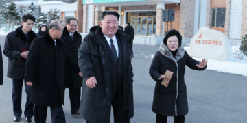 Кім Чен Ина зняли із жінками у лазні курорту для трудящих (фото)