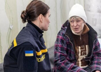 росіяни пошкодили гуртожиток у Харкові: переселенців перевезли, з ними працювали психологи ДСНС