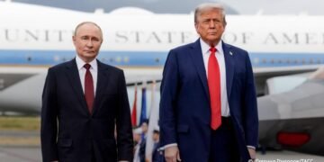 Трамп та Путін погодили передачу Донбасу РФ й заморозку фронту ще в серпні 2025, — Reuters
