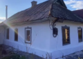 Хата дісталася у подарунок: українці втекли з міста в село (фото)