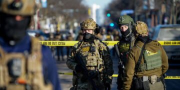 Чергова жертва рейдів ICE: у США силовики з імміграційної служби застрелили чоловіка