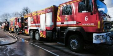 Масштабна пожежа у Бориславі: вогонь охопив 80 квадратних метрів даху