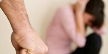 Поліцейський у Дрогобичі отримав ножове поранення під час виклику про домашнє насильство