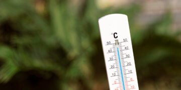 Тимчасове потепління вже з понеділка: Діденко розповіла, коли в Україну повернуться морози