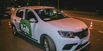 Bolt та Uklon відновлюють роботу під час комендантської години у Києві