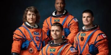 Повернення на Місяць: чому космічна місія “Артеміда-2” така важлива для людства