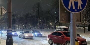 Крижаний дощ у Львові: проспект Свободи вирішили не перекривати