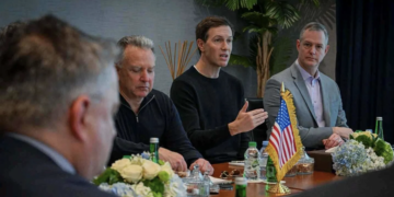 “Виглядали як друзі”: зустріч делегацій РФ та України в Абу-Дабі закінчилася спільним обідом