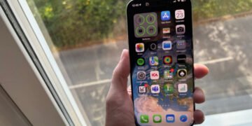 Не лише брак, а й небезпека: власники нових iPhone повідомляють про дивну проблему