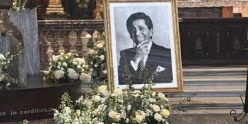 Похорон Валентино Гаравані: як світові зірки прощалися з “імператором” високої моди (відео)