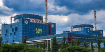 Кілька енергоблоків вийшли в аварійний ремонт: “Укренерго” пояснило більш жорсткі відключення