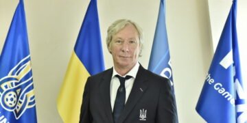 “Вдарив мою дружину в груди”: екстренер “Динамо” Михайличенко прокоментував побиття сантехніка