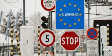 Водій рейсового автобуса втік до ЄС, кинувши пасажирів: журналіст розкрив нові подробиці