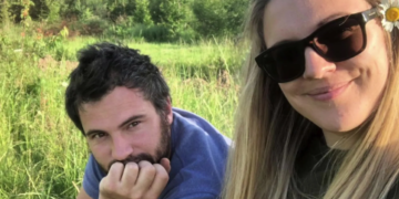 Сімейство купило покинутий будинок посеред лісу — без опалення, електрики і води (фото)