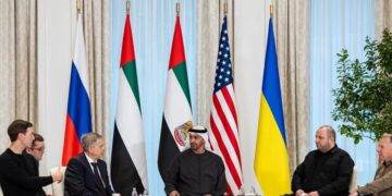 Росіяни та українці говорили сам на сам: Axios про зустріч в Абу-Дабі