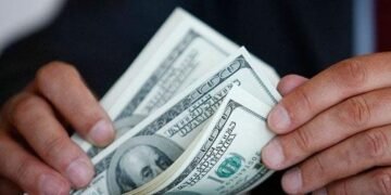 На Львівщині судитимуть чиновника міськради й адвокатку, які вимагали $6,7 тис. від батька-одинака за “відстрочку”