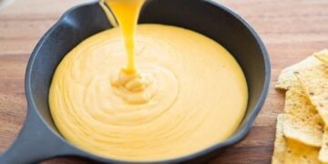 Ніжно, вершково, ароматно: топ-3 рецепти сирного соусу на будь-який смак