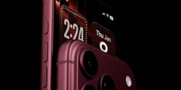 Інсайдер показав на відео бордовий iPhone 18 Pro з «острівцем» у куті екрана