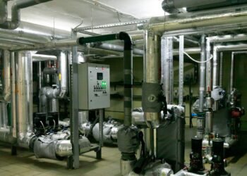 Понад 800 тис. абонентів у Києві без світла, Міненерго спрямувало додаткові 50 тонн дизелю для роботи генераторів – Шмигаль