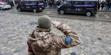 Завтра Львів попрощається із захисниками Олегом Гладким та Анатолієм Грековим