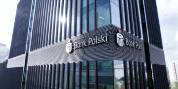 Нові правила: найбільший банк Польщі посилює контроль за грошовими переказами