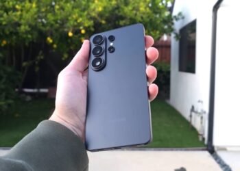 Забудьте про Galaxy S26 Ultra: новий флагман Samsung отримає батарею ємністю до 20 000 мАг