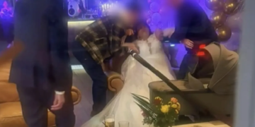 Наречена перехвилювалась на весіллі, захопилась випивкою і втратила свідомість (фото)