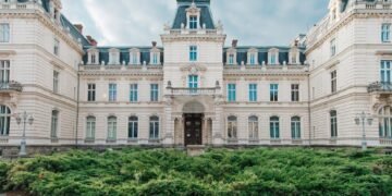Від резиденції графів до міського РАЦСу: десять цікавих фактів про палац Потоцьких у Львові