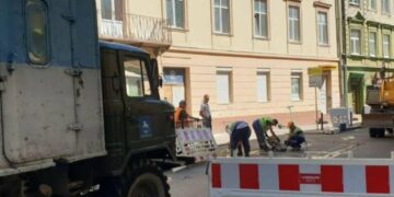 Колапс у центрі Львова: через прихований витік перекрили частину вул. Стефаника