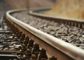 росіяни атакували залізницю на Миколаївщині, є пошкодження і затримки поїздів