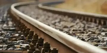 росіяни атакували залізницю на Миколаївщині, є пошкодження і затримки поїздів