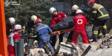 Кількість жертв російської атаки у Києві зросла до трьох