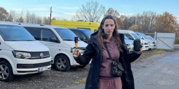 Учасницю “Супермами” підозрюють у продажі авто, завезених як допомогу для ЗСУ (фото)