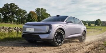 Ціна $40 000 і запас ходу 750 км: у продаж надійшов потужний електрокросовер Audi (фото)