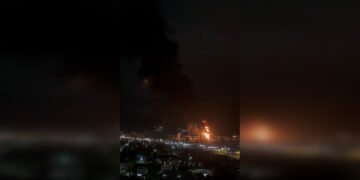 Туапсе знову атакували дрони: вгатили по морському порту та НПЗ, — соцмережі (відео)