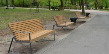 Львів оновлює парк Франка: стартувала ініціатива «Лавка рідному місту»