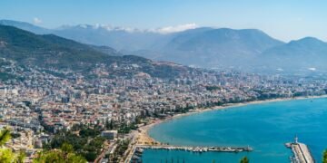 Відпочинок на морі 2026 року: скільки коштують готелі на популярних курортах