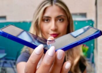 Найкращий складаний смартфон у 2026 році: Galaxy Z Flip 7 проти Moto Razr 70 Ultra (фото)