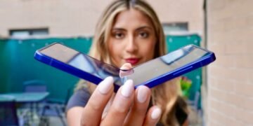 Найкращий складаний смартфон у 2026 році: Galaxy Z Flip 7 проти Moto Razr 70 Ultra (фото)