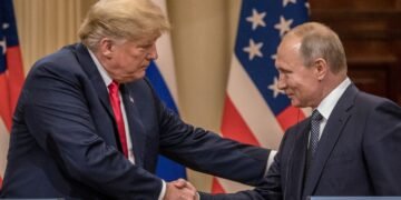 РФ обговорює зі США послаблення санкцій за перемирʼя без гарантій, – джерело РБК-Україна