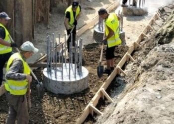 У Львові зводять шляхопровід із трьома смугами руху та велодоріжкою