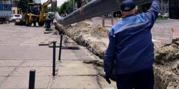 Щоб уникнути аварій: у Львові міняють один із найзношеніших водогонів міста