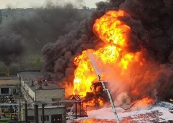 Паливний колапс у росії вже почався – удари по НПЗ б’ють по армії, транспорту і кишенях росіян – енергетичний експерт