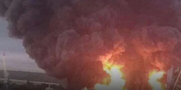 Генштаб підтвердив ураження тюменського НПЗ, терміналу в Керчі та порту "Кавказ"