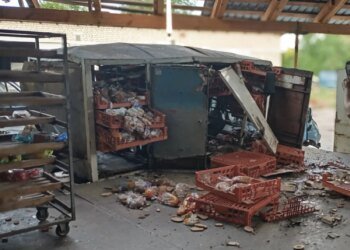 У Глухові російські дрони атакували хлібокомбінат