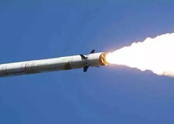 Ворог запустив балістику по Києву, прогриміли вибухи